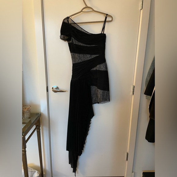BCBG Lace mini dress with side train - Picture 2 of 4